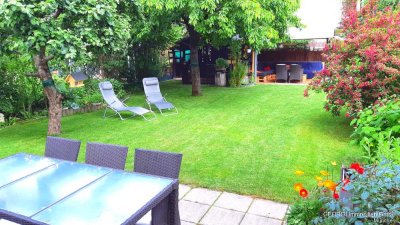 Doppelhaushälfte mit idyllischem Garten und großem Hobbyraum - ideal für Familien