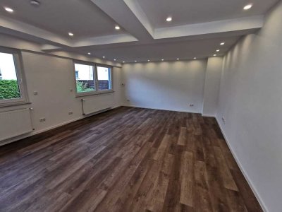 Gepflegtes Einfamilienhaus mit 3 Zimmern, Hof und Klimaanlage