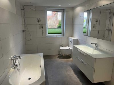 Großzügige, frisch renovierte Maisonette-Wohnung auf einem Hof