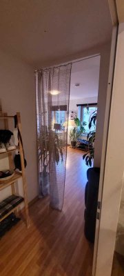 Zimmer in 4er-WG mit Balkon & Hund ��