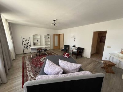 Modernisierte 1-Raum-Wohnung mit Einbauküche in Altötting