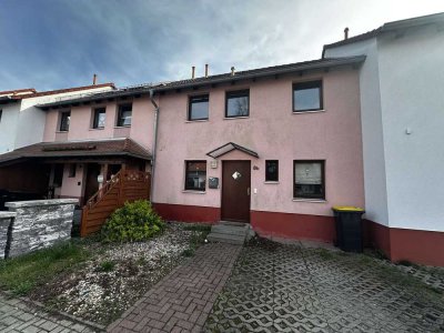 Ihr Traumhaus in idyllischer Lage: Charmantes Reihenmittelhaus mit Blick ins Grüne
