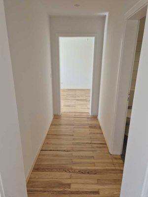 Lebendig wohnen: 2-Zimmer-Wohnung mit Balkon in Augsburg-Pfersee