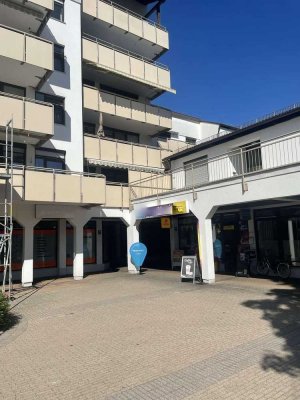 Zentral und ruhig: Traumhafte 3-Zimmer-Wohnung mit 45 m² Dachterrasse in Karlsfeld