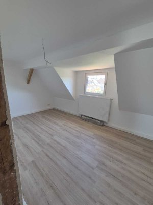 Alltagstaugliches Reihenhaus mit vier Zimmern in Ansbach