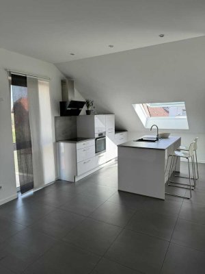 Exklusive, neuwertige 2-Raum-DG-Wohnung mit gehobener Innenausstattung in Heddesheim