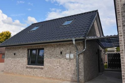 Haus mit kleinem Garten in zentraler Lage in Heide