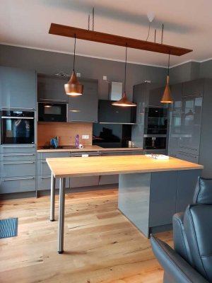 Schicke 5-Zimmer-Wohnung im Neubau mit großer Terrasse! Einbauküche gegen Abstand!