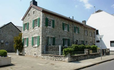 Modernisiertes, gemütliches Bruchsteinhaus im historischen Ortskern von Breinig