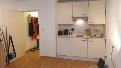 Super gelegenes ein Zimmer Apartment, voll möbliert