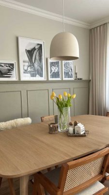 Stilvolle, modernisierte 4-Zimmer-Wohnung mit Balkon und Einbauküche in Bremen St Magnus