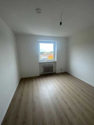 Sanierte 3,5-Zimmer-Wohnung mit Balkon – Bezugsfrei zum 01.11.2025!