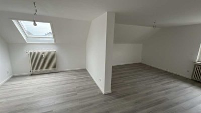 Schöne, modernisierte 4-Zimmer-Wohnung mit gehobener Innenausstattung in Dietzenbach Hexenberg