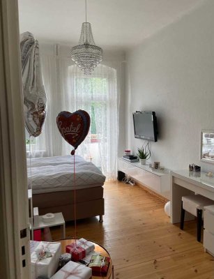 Geschmackvolle 1-Raum-Wohnung mit gehobener Innenausstattung mit Einbauküche in berlin