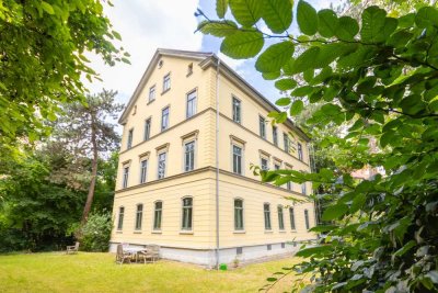 "Historisches Herzstück mit Gartenzugang – Wohnen im historischen Einzeldenkmal"