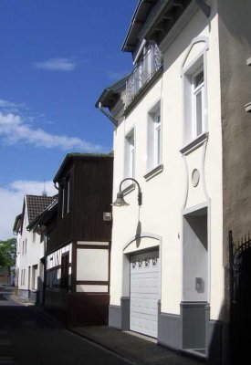 Charmante 2-Zimmer Dachgeschosswohnung in Bonn-Oberkassel