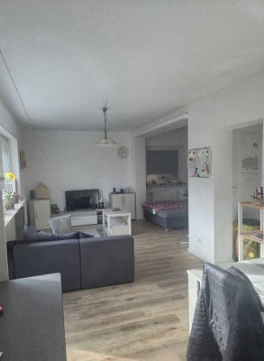 Geräumige 4-Zimmer Wohnung mit Terrasse in Usingen