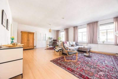 Charmante 4-Zi. Altbauwhg. mit großem Sonnenbalkon in Fürth