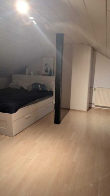 Gepflegte 3-Zimmer-Maisonette-Wohnung im 2. OG in Königswinter