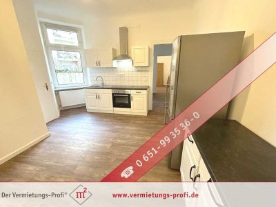 Trier: Charmante 3,5-Zimmer-Altbauwohnung (74 m²) mit modernem Bad und hohen Decken.