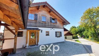 Lärchenfassade, Fußbodenheizung und günstige Energiebilanz