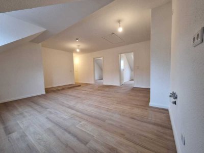 Ihr neues Zuhause: Sanierte Dachgeschosswohnung im Zentrum