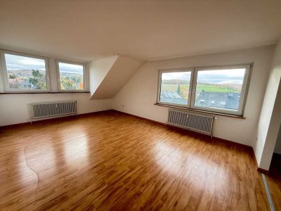 Geräumige und helle 4-Zimmer-Wohnung inkl. EBK in Koblenz-Arenberg zu verkaufen!
Sofort bezu