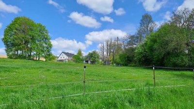 Pferdehof in Alleinlage auf ca. 2,7 ha zu verkaufen