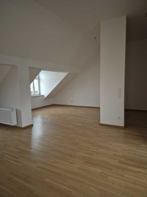 ++ GUTSCHEIN // Hochwertige 4 Zi. Maisonette DG WE rechts// Balkon und Loggia // EBK möglich  ++
