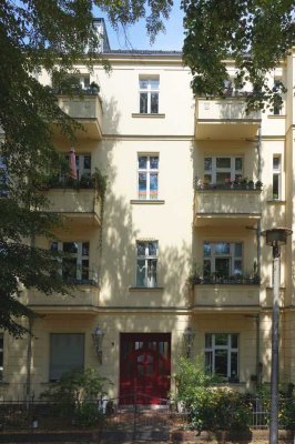 Charmante helle 2-Zimmer-Altbauwohnung