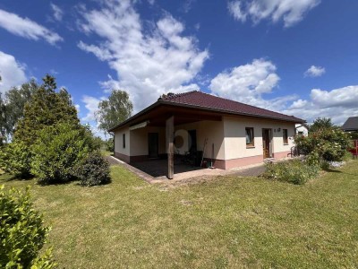 CHARMANTER BUNGALOW MIT GROßEM GRUNDSTÜCK