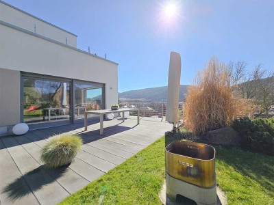 Moderne, barrierefreie Villa im Bauhausstil mit Fahrstuhl, im malerischen Bad Blankenburg