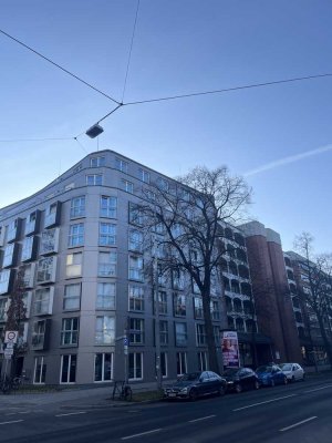 Exklusive, möblierte 1-Zimmer Wohnung im 7. OG mit Dachterrasse in Haidhausen