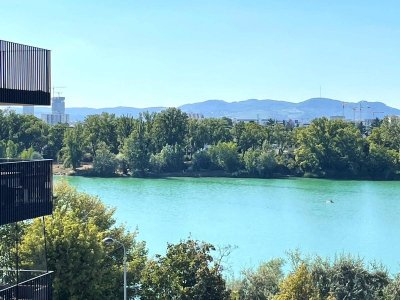 Moderne 2 Zimmerwohnung mit Balkon am Hirschstettnerteich
