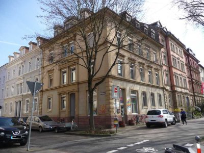WG-Geeignete 3-Zi.-Altbauwohnung mit Wohnküche und Tageslichtbad in günstiger Lage zur Uni Karlsruhe