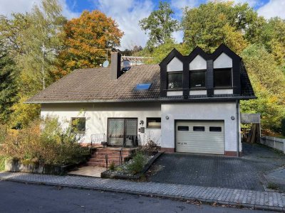 Kordel - Freistehendes Einfamilienhaus mit Terrasse, Garten und Garage in Ortsrandlage