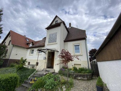 Einfamilienhaus mit Charakter und Entwicklungspotenzial in einer ruhigen Anliegerstraße
