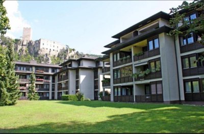 Möblierte 2-Zimmer-Wohnung mit Balkon &amp; Blick ins Grüne – 800 € Miete!