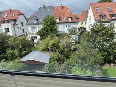 Stilvolle, geräumige 3-Zimmer-KB DG-Wohnung In Feudenheim