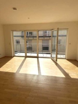 Schöne 4-Zimmer-Wohnung mit sonnigem Balkon!