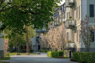 Hohenzollernhöfe! 3,5 Zimmer Wohnung mit moderner Einbauküche und TG-Stellplatz. Frei ab Mai 2024!