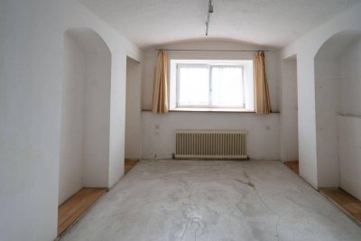 Sanierungsbedürftige Garconniere in Linz zu kaufen! Nähe Landstraße