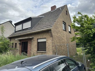 Günstiges 5-Zimmer-Einfamilienhaus in Grevenbroich