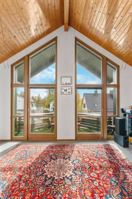 Lichtdurchflutete Wohnung im Obergeschoss mit Südbalkon und offenem Raumgefühl in Allach
