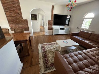 Stilvolle, neuwertige 3-Raum-Maisonette-Wohnung mit luxuriöser Innenausstattung in Hanau