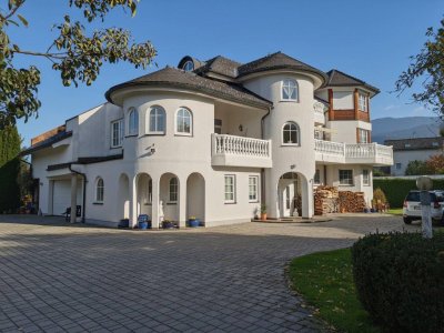 Helle 128m² Terrassenwohnung, Privathaus mit 3 Wohneinheiten, Sackgassenlage