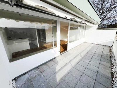 Erstbezug nach Sanierung: Penthouse mit zwei Zimmern und einer herrlichen Terrasse sowie PKW-Platz!