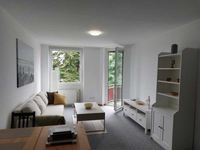 Helle, ruhig gelegene und gut geschnittene 2-Zimmer-Wohnung mit Balkon - voll möbliert