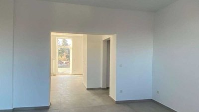 Kernsanierte Wohnung mit großer Terrasse  -provisionsfrei-