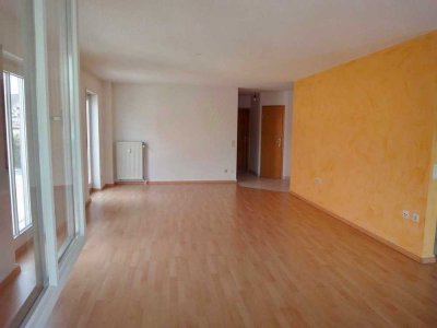 Gepflegte 2-Zimmer-Wohnung mit Balkon und Einbauküche in Freiburg (Tiengen)
